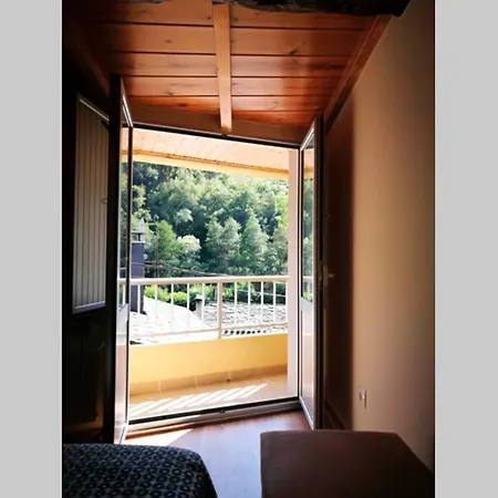 Con Vistas Al Rio A Solaina Самос